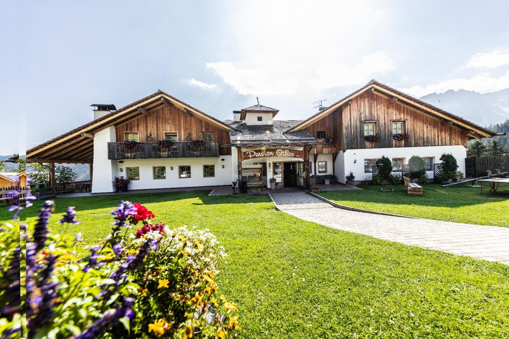 Hotel Pension Odles San Martino in Badia Dış mekan fotoğraf