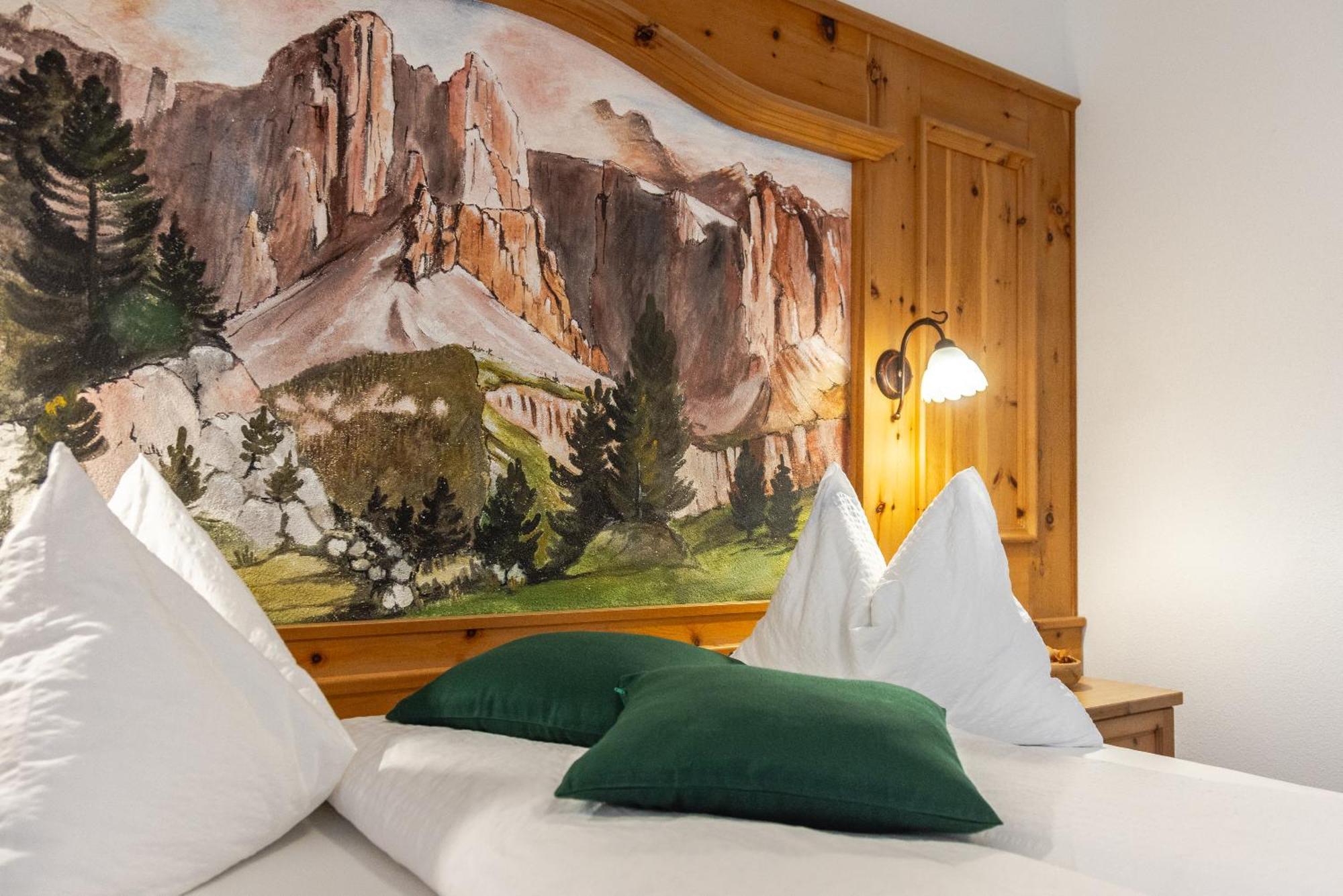 Hotel Pension Odles San Martino in Badia Dış mekan fotoğraf