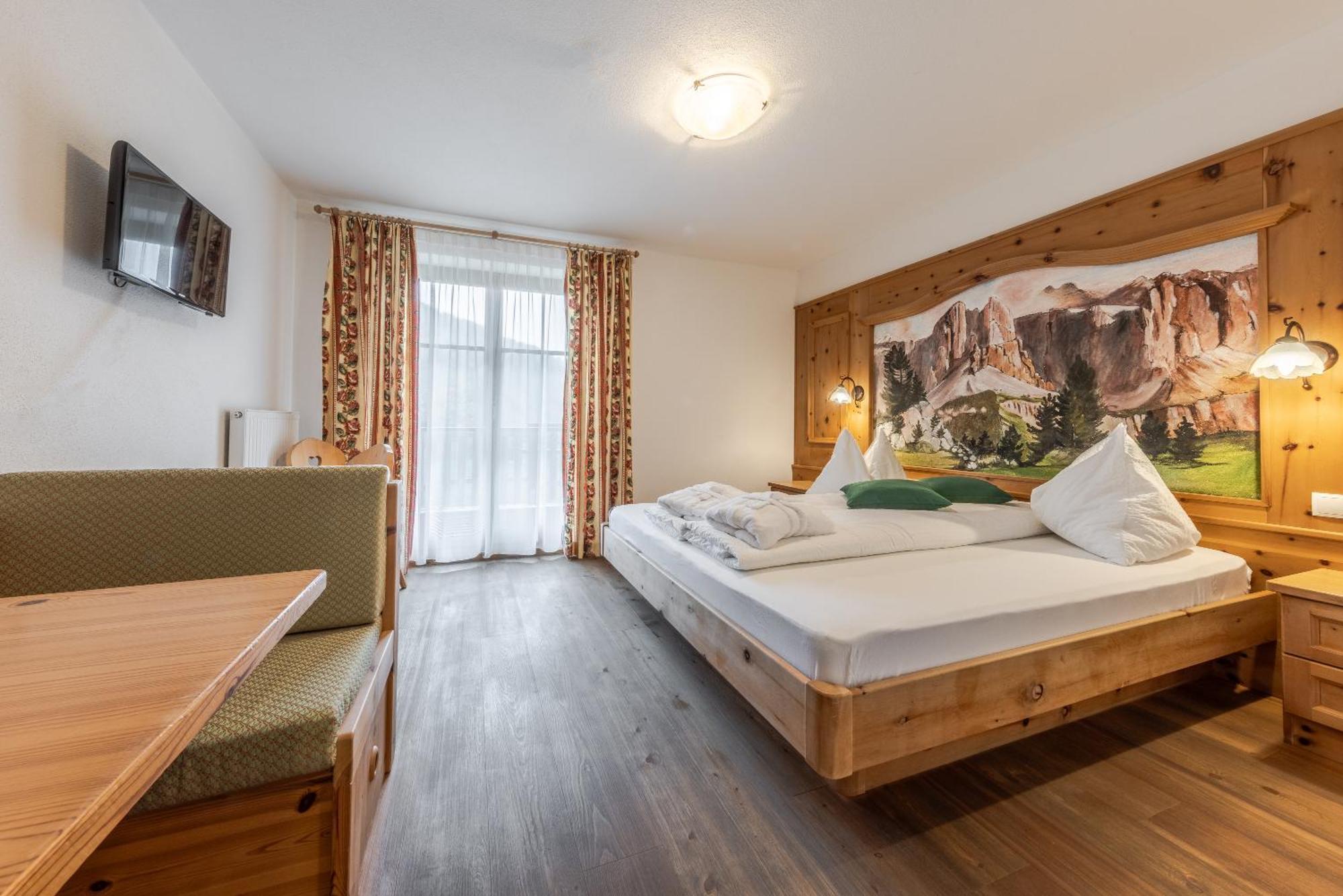 Hotel Pension Odles San Martino in Badia Dış mekan fotoğraf