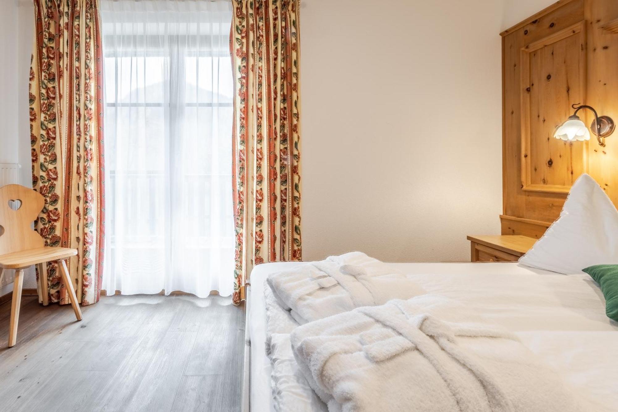 Hotel Pension Odles San Martino in Badia Dış mekan fotoğraf