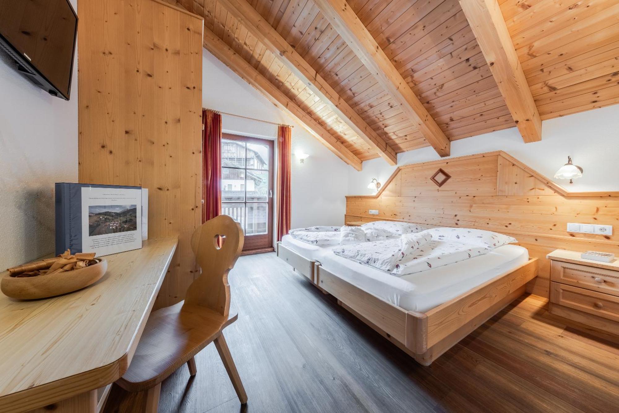Hotel Pension Odles San Martino in Badia Dış mekan fotoğraf